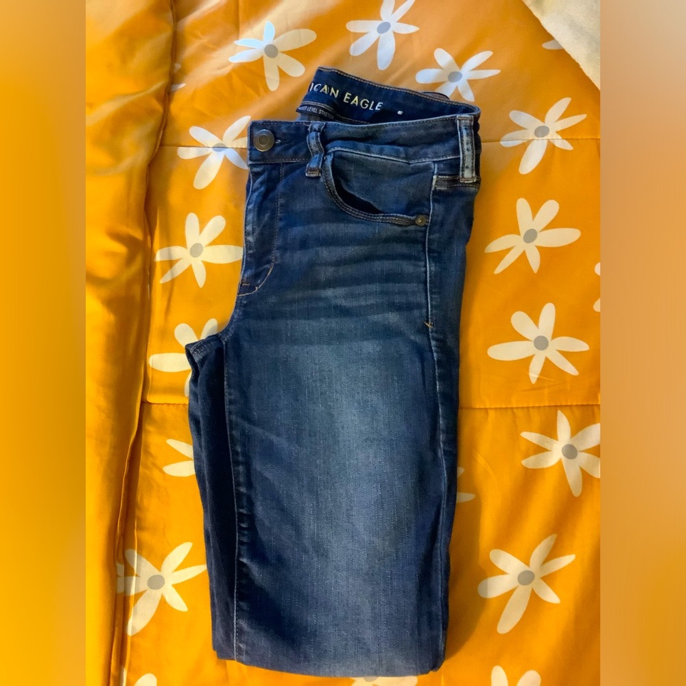 American Eagle - Size 8 Short